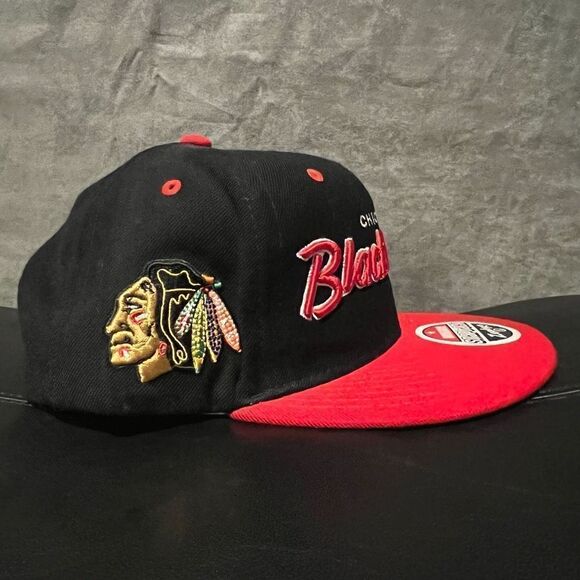 ZEPHYR Chicago Blackhawks NHL Vintage Script Adjustable SnapBack Hat / One Size - Picture 3 of 5